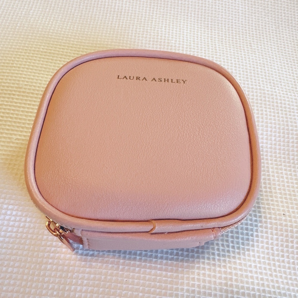 LAURA ASHLEY Travel Oil Diffuser With Oil in Travel Case